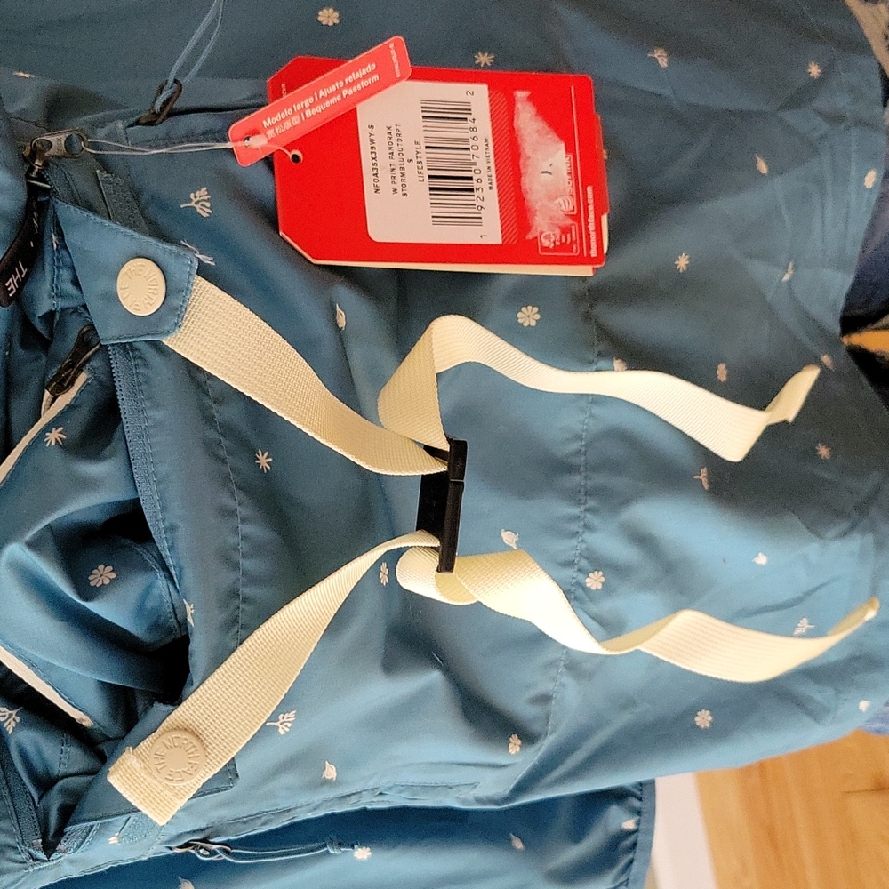 North Face Fanorak hooded jacket - Picture 3 of 16